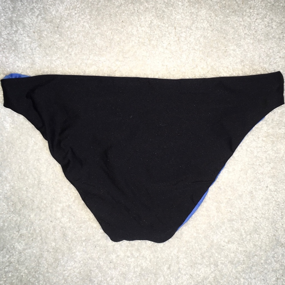 Reversible bikini bottom! - Picture 2 of 4